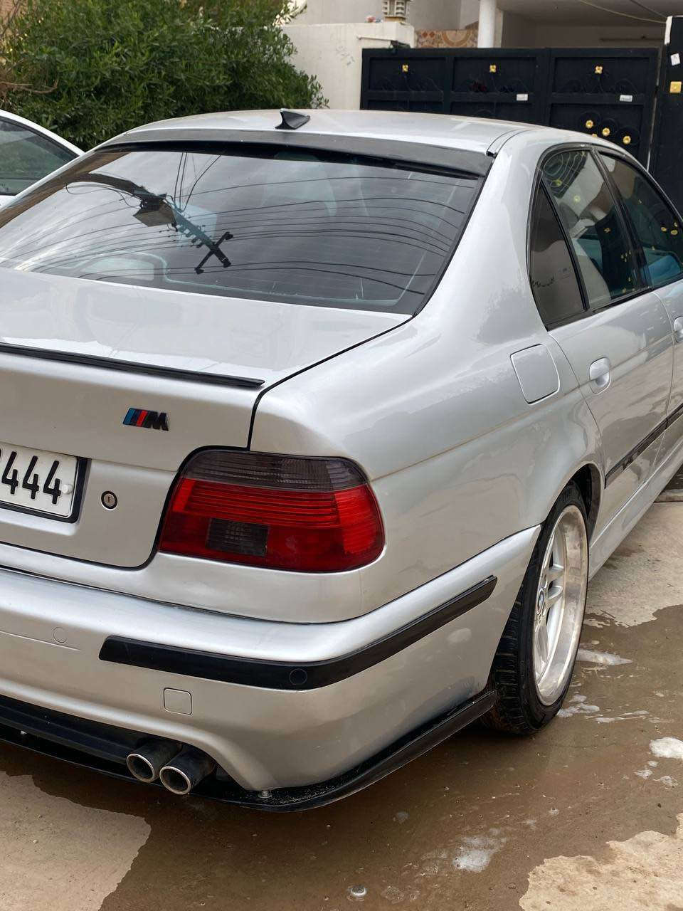 مودیل 2001توماتیک  
مکینەی بی کیشەیەگیری بەشرت تەبرید و  کارەبای هموو بەشرت 
تووندوو تؤلە  بەبی لیدان  حیزام کراوەتەوە قرنجیکی دواوەی هەیە بەس زور کەمە شایەنی باس نیا 
سەنەوی  رەقەمی نویا تحویل وەکالە بەناو کردن بەشرت سحري ٩٢ مه جال 
بوهەر زانیاریک تەلە فون کە لەخزمەت دام ***********
***********واتس ئاپ أربيل, العراق
