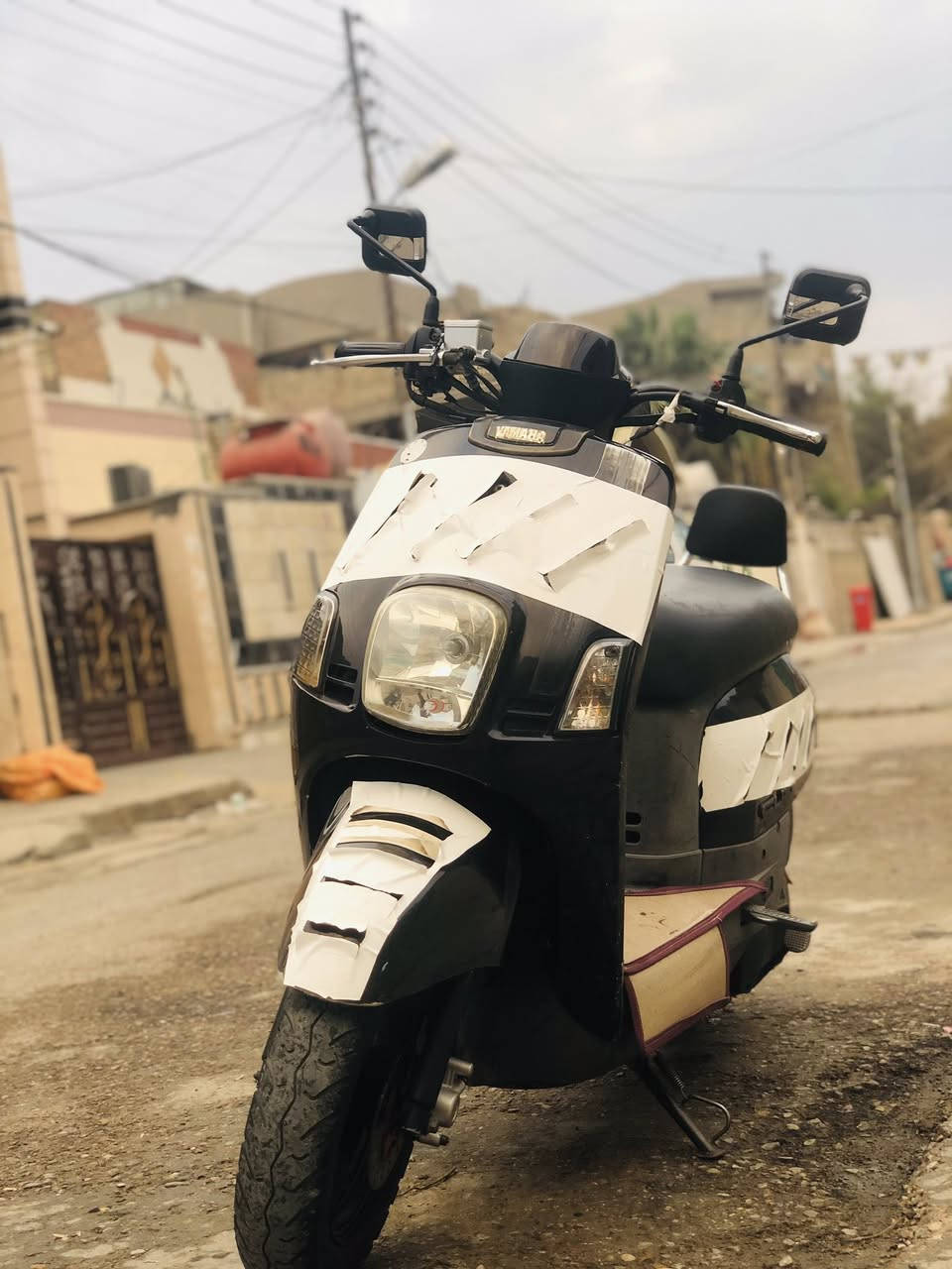 سلام عليكم دراجة للبيع ماكس بوليس نوزل دراجة شلعة ومعدل شرط كفالة عامة من لبرغي لون بيتنجاني 
دراجة خير من الله صارلها 3اشهر من نازلة من لرمبة اوراقها موجودة  +منفيس.  للستفسار *********** 
السعر 770 وبيها مجال
