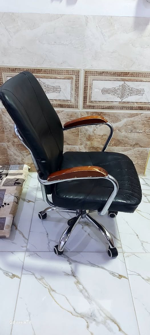 كرسي حاسبة مستخدم.
نظيف ... ماعدا الجلد شوي مفطر..
السعر ٥٥ الف


**إذا كنت صاحب هذا الإعلان وتريد حذفه لأي سبب، رجاءا أرسل رسالة إلى الدعم الفني**