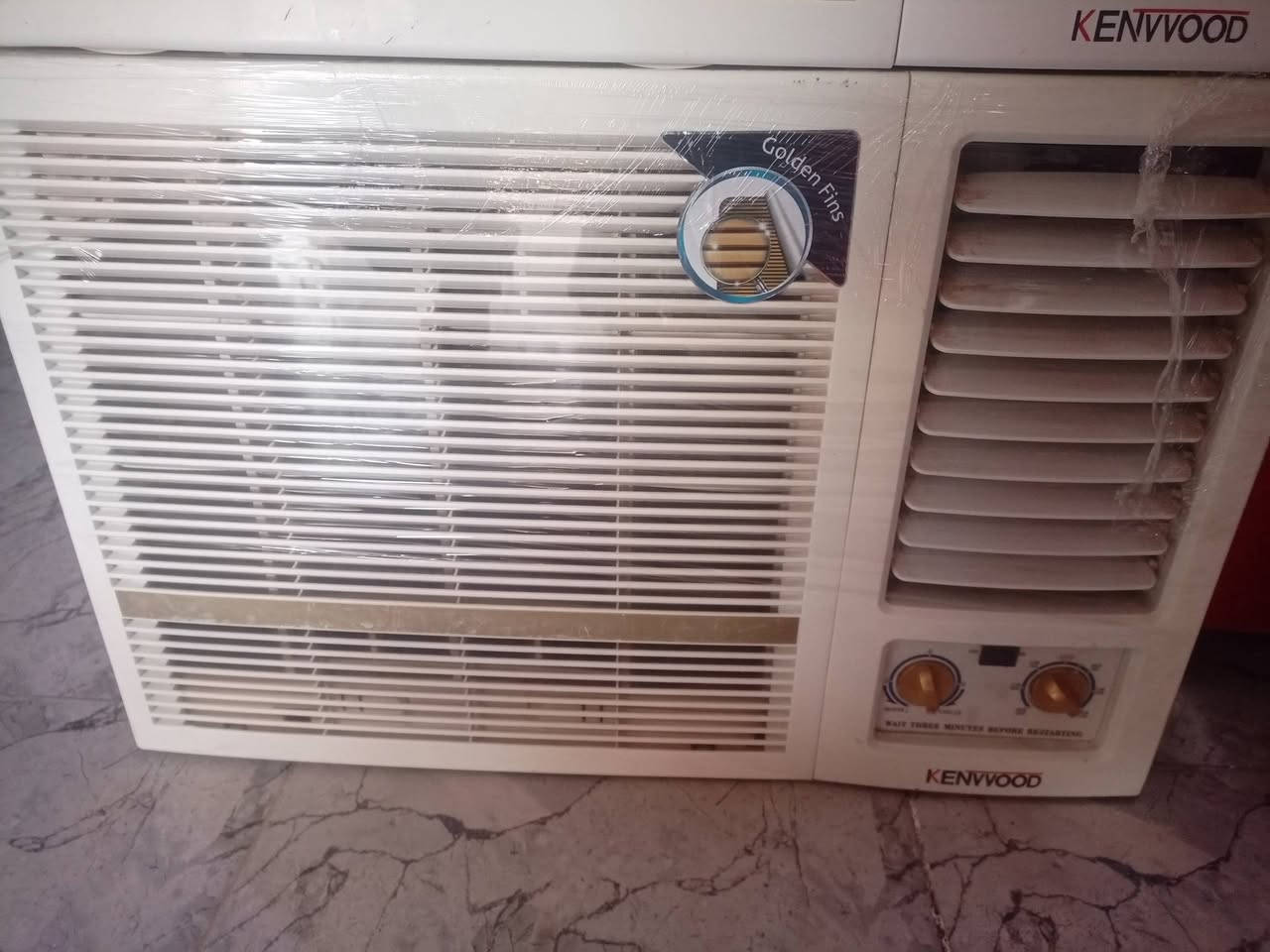 مكيف 2طن ابلادي مستخدم موسم واحد سعر 300.الف الاستفسار على خاص او الاتصال ***********عنوان واسط الصويره حي الشهداء
