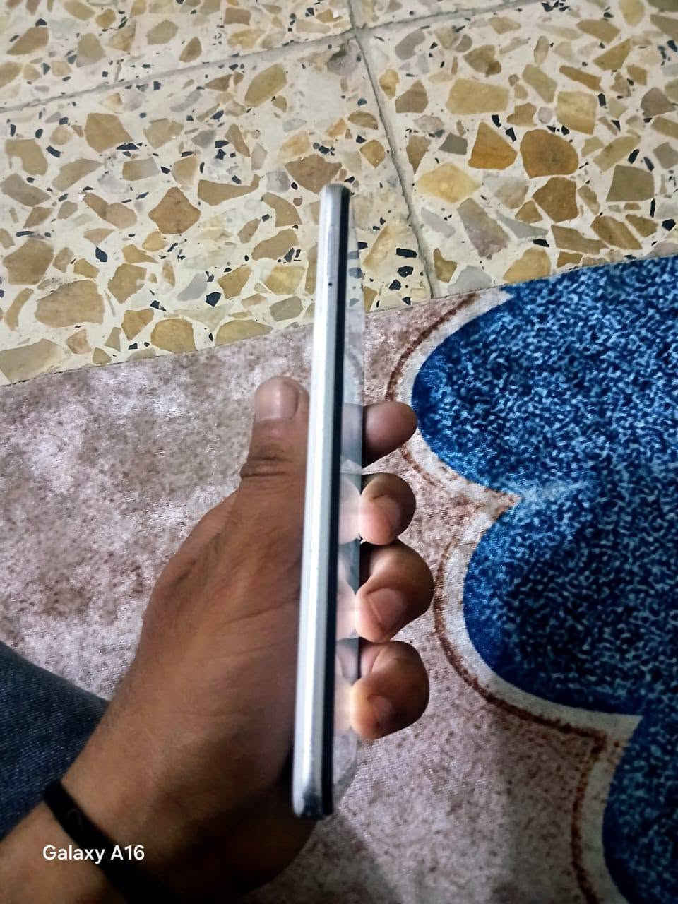 سلام عليكم جهاز للبيع سعر 150 ذاكرة 128 جهاز كلشي ما بدل بي اويخلل ما بي مضمون  أسعر 150 رقم الهاتف ***********
