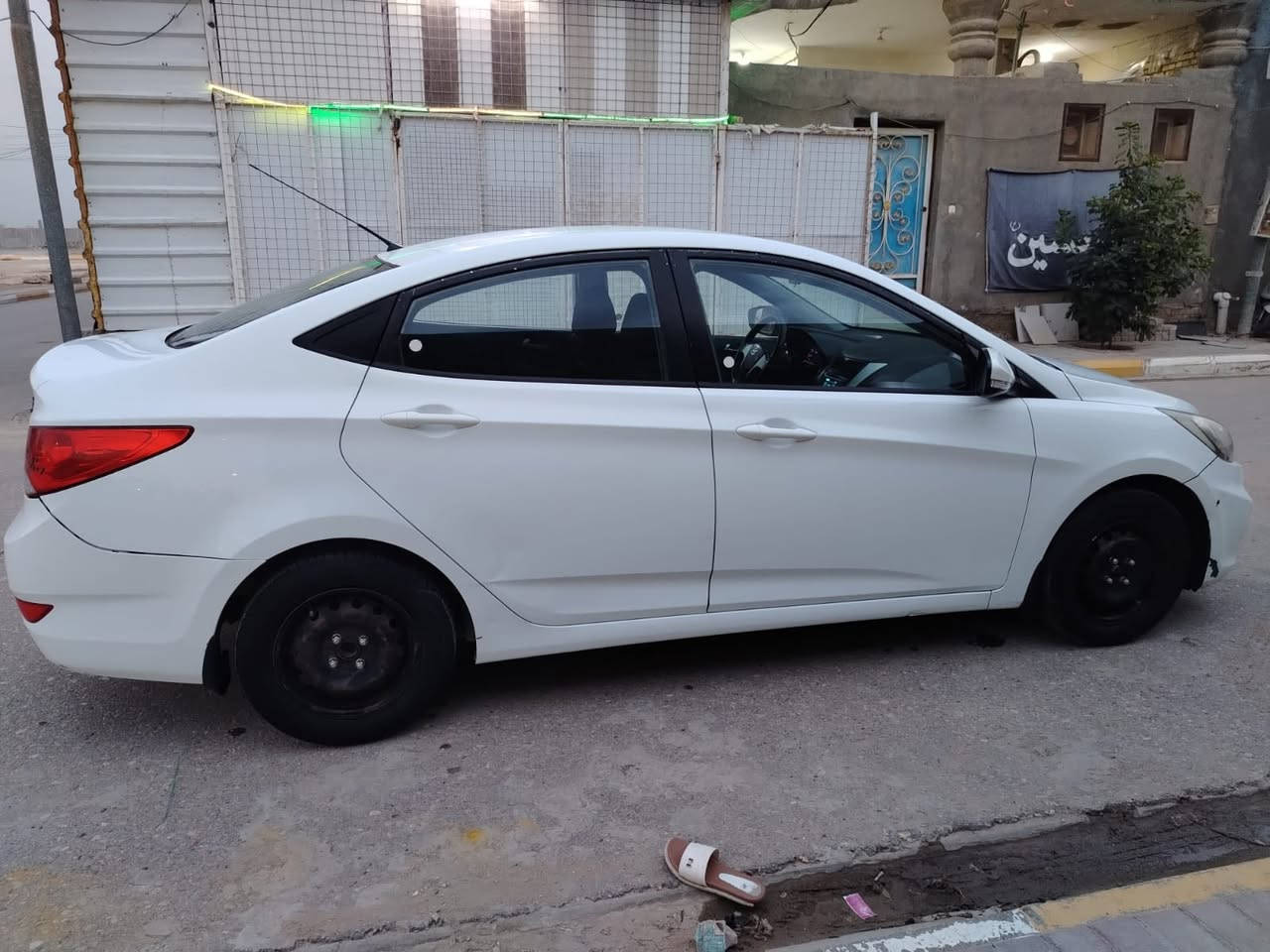 اكسنت 2013 محرك 1600 لاتبخير ولا تنقص
مكفوله ما عده بس جاملغ امامي مصلح فقط  بدون فتح 
حداديه 70‎%‎ رقم نجف باسمي السعر 90
للاستفسار اكثر اتصل على الرقم ***********
