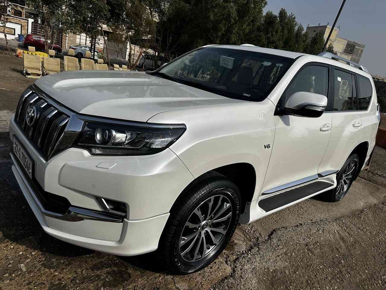 سلام عليكم ورحمة الله وبركاته اللهم صل على محمد وال محمد
سيارة برادو  2022.    VX.     اربيل 

جديده جدا جدا ومماشية مكفولة كفالة عامة 

6 اسلندر 4000

ماشية 46

فول موصفات وال VX. معروف مواصفاتة 

خمس كامرات 

مقاعد امامية و خلفية كهربائية 

استيرن كهرباء 

كشنات جلد تبريد تدفئة 

الاستفسار ع الرقم ***********

او الخاص

مكان بغداد
