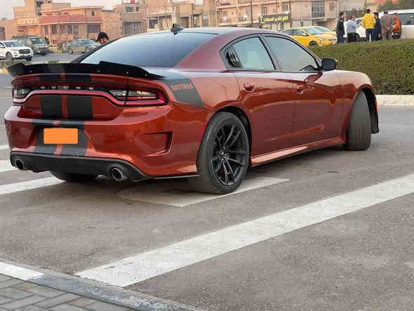 السلام عليكم
جارجر 6.4 سكات باك ديتونا اصل فول مواصفات
لون مميز رقم بغداد مديل 2022 سنوية جديدة 
قمارة اسود بلاد 
فتحة 
شاشة جبيرة 
كشنات كهرباء السايق والراكب وخزن ميموري وحضن جلد وشاموا الامامية تبريد وتدفئة الخلفية تدفئة 
الستيرن متحرك كهرباء +تدفئة 
دشبول جلد دبل خياط
شوتة موبار مفتوحة الاصلية مال السيارة
ويل 20  ديتونا الاصلي
سستم صوت هارمن كاردن 
صالنصات موبار
مكينة وكير مكفولات
السيارة ستوك بدون اي تعديل او برمجة
تعمير وصبغ جاملغ جهة السايق وتبديل باب خلفي وسحب شاصي ع البارد 
السعر 268 وبي مجال للشراي 
*********** واتساب
