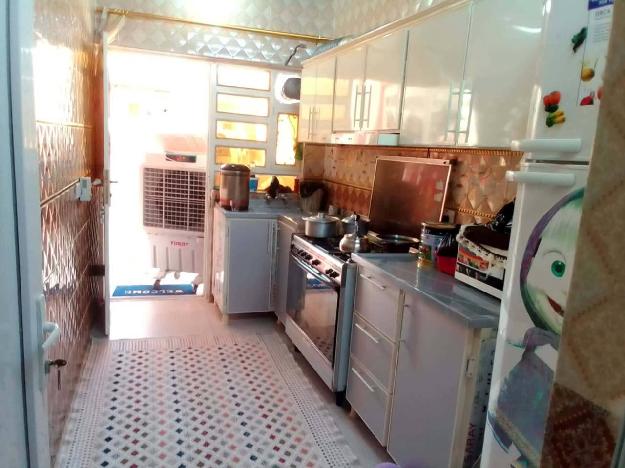 الدار للبيع  أركوازي قرب شارع العام
بناء حديث 
معا كاونتر  
120 متر  
سعر 30 وبي مجال قليل 
***********
