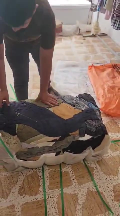 السلام عليكم وجبه جديده دشاديش نسائي وقميص نسائي شوعي وبنطرون ابو جعب رجالي ونظافه فول كسر يوم وتدللون علينه العنوان بهرز خلف السوك عماره حجي للاستفساروالتواصل على رقم ***********
