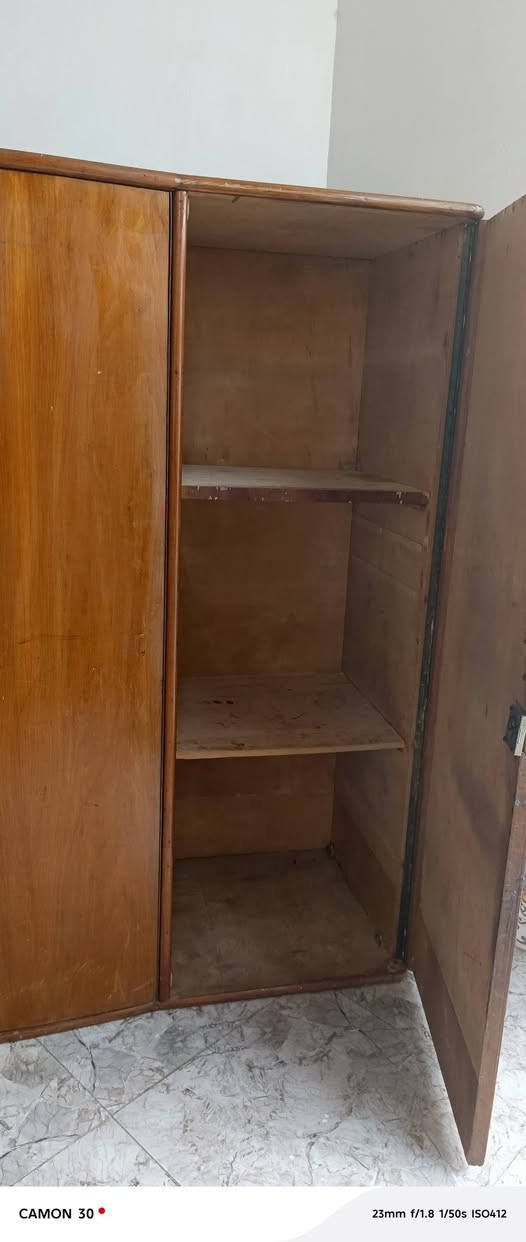 كنتور ٣ ابواب كلش نضيف صاج مو سوكي السعر ١٣٠ وبيه مجال العنوان محاويل *********** يرهم مراوس ب كاونتر او سبلت مكيف محترك
