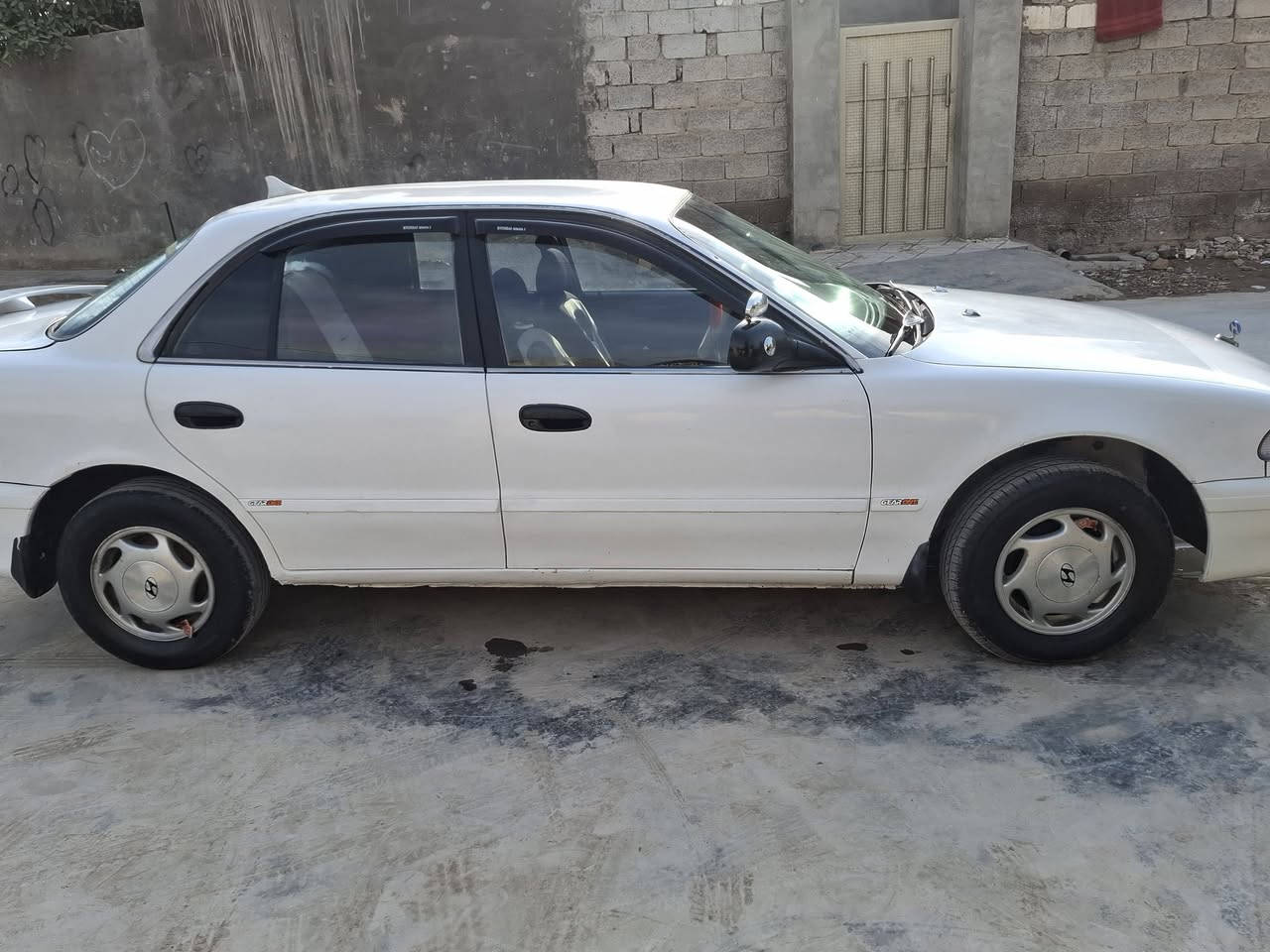 سلام عليكم سوناتا ٢ موديل ١٩٩٤
سنويه ٢٠٣٠ داخله هزه بشهر ال٩
كير ومكينه مكفولات تدفئة شغاله تايرات جدد مشط ستيرن جديد بور 
سياره مصبوخه حزام لغرض الجماليه
سياره كانما راكب حديث خير من الله ماتصرف عليها ربع
الغرض من البيع محتاج فلوس
السعر ٤٩ وبيها مجال حك جيه
لتواصل ***********
وبالعافيه عله الياخذها مكان ديالى بعقوبة
