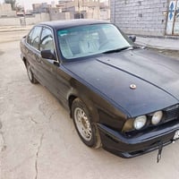 بي ام دبليو ٥٢٥ • ٣٠٠٠ • رقم نجف