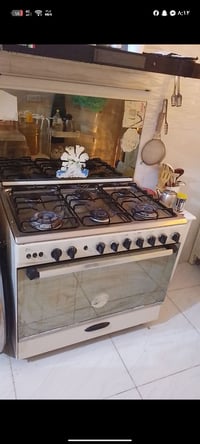 طباخ ٦ عين • شغال • قابل تفاوض