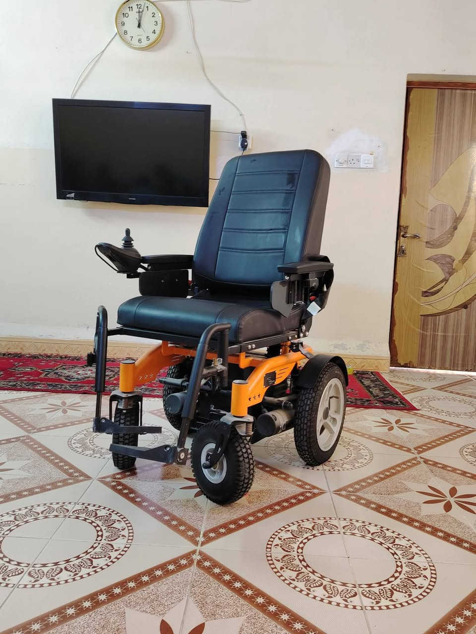 عربانه معاقين جيدة جدا للبيع 325الشراي يتصل ***********
