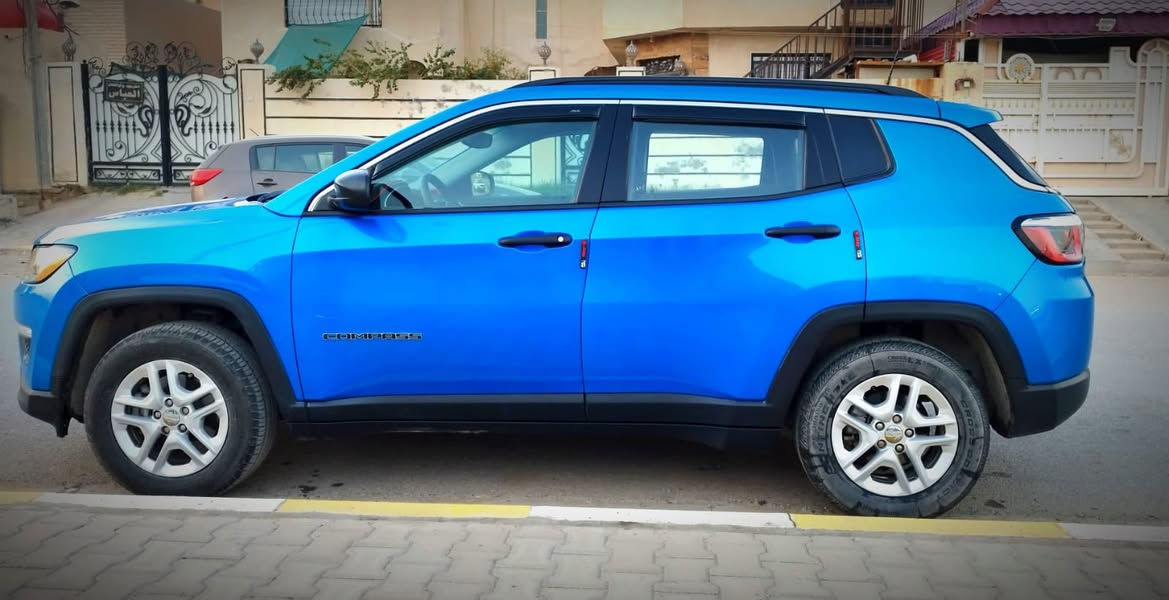 جيب كومباس موديل 2020
اني مستوردها وعلى ايدي 
سيارة خير من الله
محرك 2400 مكفول. 
كير مكفول. 
تبريد ثلج حماوه صفر. 
حدادية ما بيها اي نقص
بصمة، شاشة، كشنات جلد، تحكم استيرن ومثبت سرعة،  وباقي المواصفات المعروفة
وارد امريكي
 ضررها جاملغ ويل ايمن، بجم سالم 
مكاني الكوت
***********
