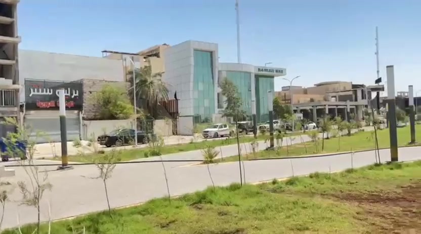 🏡 بيت للبيع – حي الأندلس | ضمن المربع الذهبي

✨ فرصة مميزة للسكن الراقي أو الاستثمار المضمون
📍 خلف حدائق الأندلس مباشرة وعلى شارع رئيسي 15 متر
🌟 موقع حيوي قريب جداً من جميع الخدمات

📐 المساحة الكلية: 270 م²
📏 الواجهة: 8.5 م
📏 النزال: 31.5 م

🏗️ سنة البناء: 2022
🛠️ سنة الصيانة والتحديث: 2026

🔹 البيت مغلف حجر درجة أولى
🔹 تصميم هندسي عصري على يد أمهر المهندسين في البصرة
🔹 تشطيبات فاخرة ومواصفات حديثة
🔹 مناسب للسكن الراقي أو للاستثمار والإيجار

💰 السعر: 770مليون دينار عراقي
✨ قابل للتفاوض مع الشاري الجاد

📞 للاستفسار:
***********
