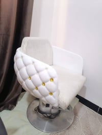 كرسي كهربائي • مكاني • نجف