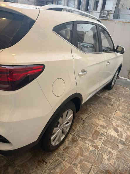 ام جي فئه zs موديل 2025 بعدها زيرو ماشيه 3 الاف كيلو بصمه تشغيل بصمه ابواب حساسات خلفيه شاشه كبيره تدعم كار بلي وتدعم اندرويد لد امامي متغير 
لايتات زينون بلادي 
تبريد قطعتين 
ارضياتها ممستخدمه ومفصل عليها ارضيات جديده 
الستيرن كذلك مغلف بلون الدشبول كاربون فايبر وخيط احمر 
رايدها 20مليون 300 وبيها مجال بسيط
***********
بدون رقم اكرر بدون رقم
مكفوله كفاله عامه
