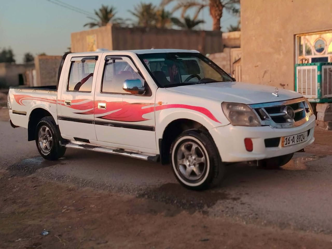 السلام عليكم بيكم فتون 2012 مكفوله من الضربه و التبديل سياره حلوه مال جناي جاهزه برغي ماعايزه رقمه قادسيه انكليزي مشروع وطني سنويه مجدده داخله هزاز السعر 42 وبيها مجال الاتصال ***********مكان نجف
