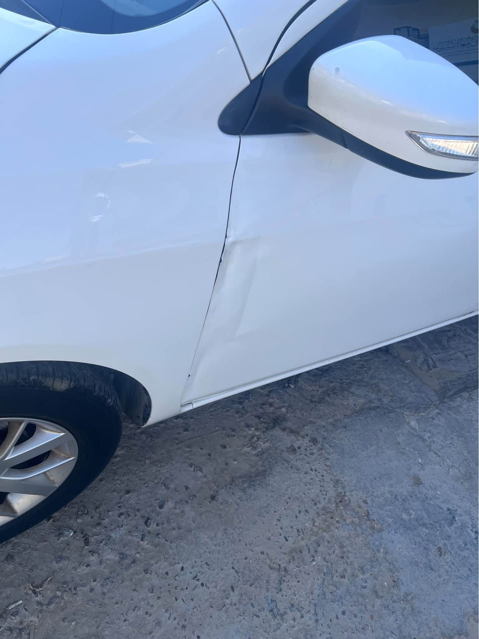 سني ٢٠٢٣ السياره جديده استعمال شخصي ماشيه ٥٢ كل نقص مابيها جام كهرباء اشاير بلمرايه بيها بارد بلباب مال السايق السعر 125  للتواصل *********** المكان الحارثيه  السياره باسمي تحويل مباشر بغداد, العراق
