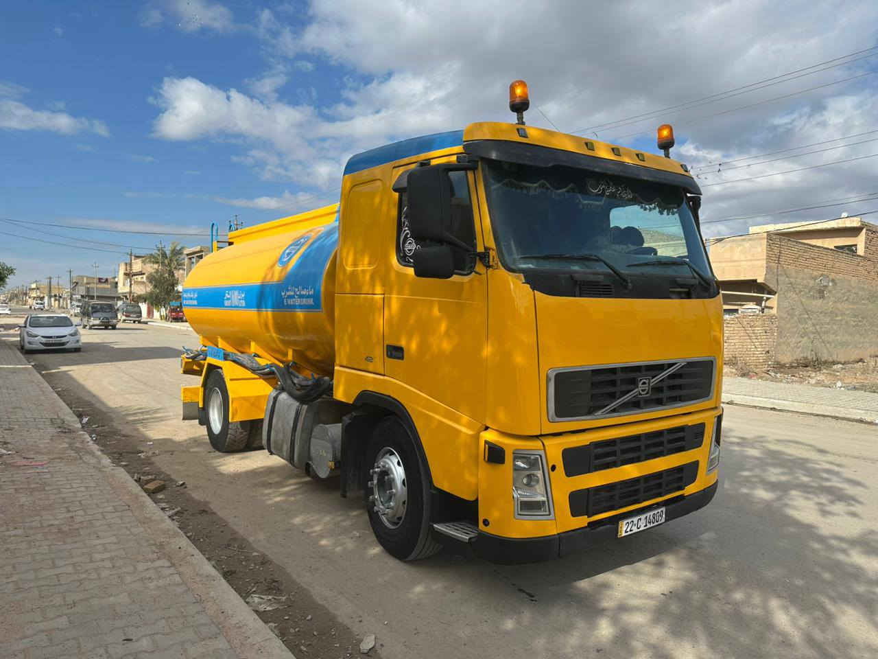 للبيع 
تنكر فالفو شيطان 
موديل 2002
رقم وفحص وهزه جديد أربيل
تانكي 16 ألف 
تخم تاير باتريات جديده 
كهربائيات جديده
محرك إنجكتر
كير 4/4
محرك خيط بخار 
رقم صاحب السياره 
*********** أبو كرار
