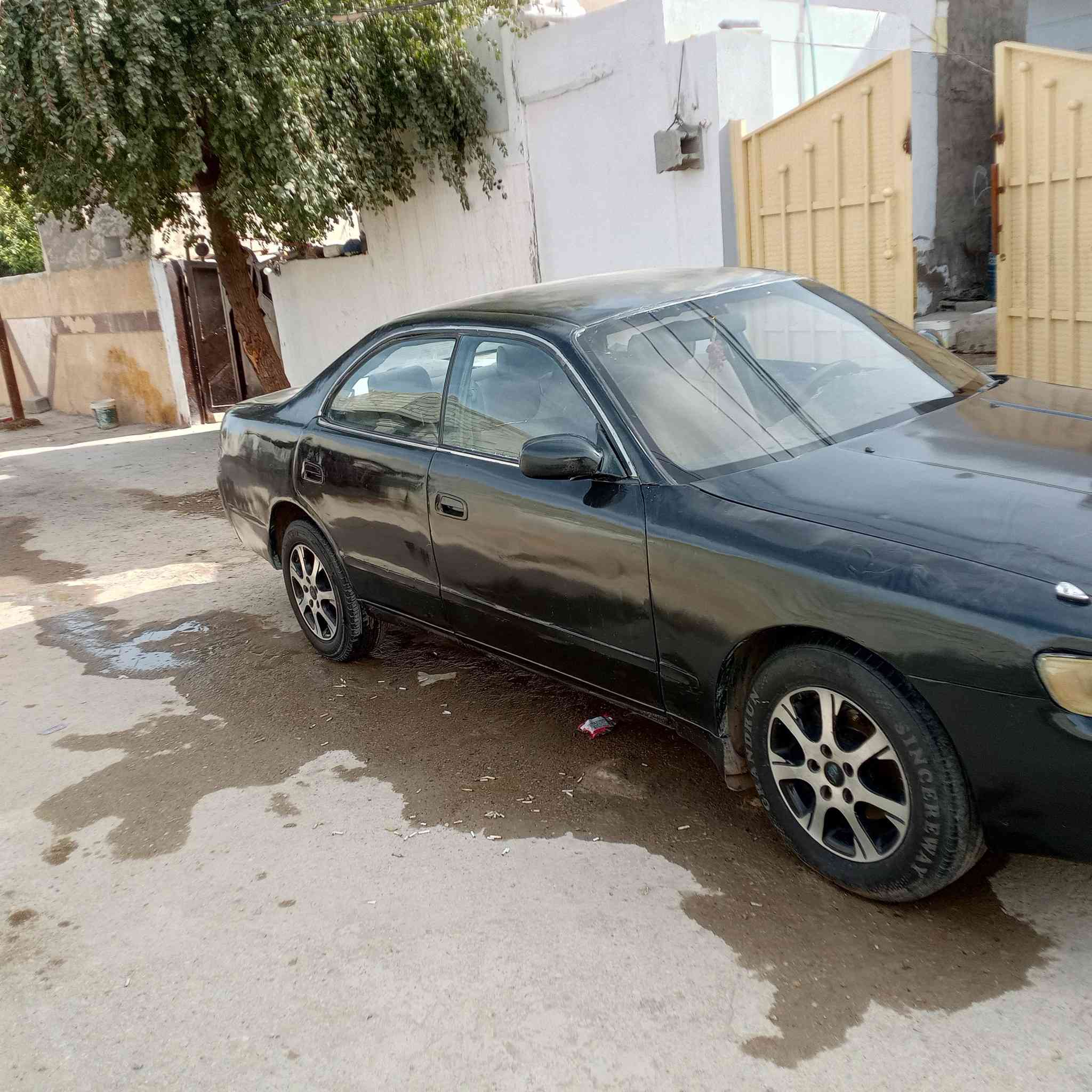 من رخصه مدير كروب لبيع شيزر نفخ م 93 مكيه كير بطه بشرط للصرف لبخار لتتقيص. داخلهه حلو      تايرات ويل كب  سياره مال جناي الله شاهد رقم ديالى نكليزي. هزه  لون زيتوني غير محدد. شرط تحويل ترايهه لبصره بشرط مكينه ناعمه حلو كير مصبوغه عام جماليه  سياره نقص بيهه ماطور جام مال سايق. وكفر جوه رجل مال سايق ولباقي مكفول سعرهه 40 وبيهه مجال دشبول نظيف حماوه  سرعه عداد  بانزين  كاعيه جدد دوسات جدد  ديالى شهربان حي المهدي.  ***********.
