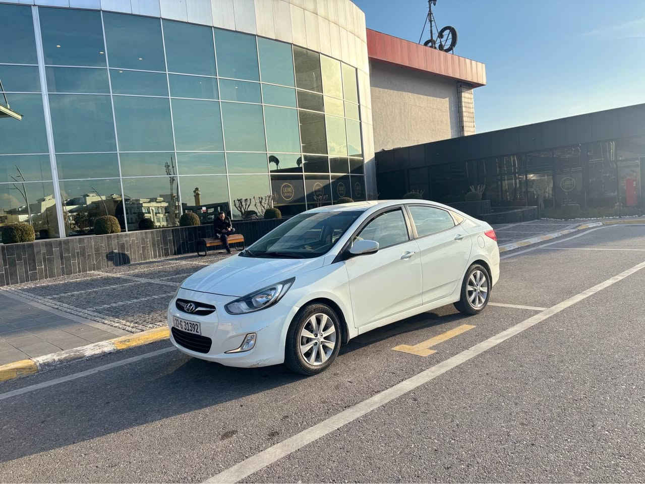 بەناوی خوای گەورە
هۆندای ئەکسێنت
مۆدیل ۲٠۱٤
تەنها ۱٠٠ رۆشتووە
مەکینە گەورە
بێ بۆیاغ 
سەنەوی تازەیە
ABS
مەکینەو گیڕ بەشەرت نەکراوەتەوە
سەیارەکە لەسەر دەقی شەریکە ماوەتەوە و هەرجی شوخت و ساردو قوپاوی نییە
٤تایەی لۆکی لەسەرە
بەشەرتی تەقەو رەقەی پشت و پێشەوە 
شوێن :ڕانیە
0750 187 18 30 رانية, السليمانية
