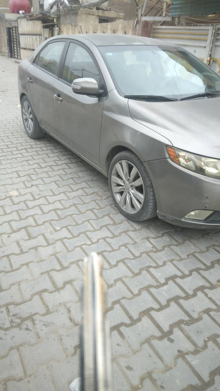 السلام عليكم
للبيع سيارة فورتي وارد موديل 2010 امريكي مكينه ٢٠٠٠ رقم بغداد الجديد السعر ٨٥ بيها مجال بسيط...// *********** واتساب
