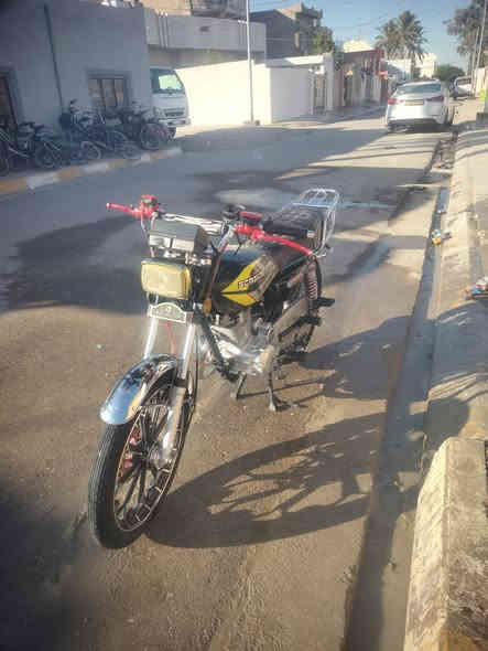 ماطور  موديل 24 لبيع خمسه كير بصمه نضيف بس ردله بتري جوزه مال تشغيل فقط سعره 550بي مجال عنوان جلولاء‏‪0773 782 7333‬‏
