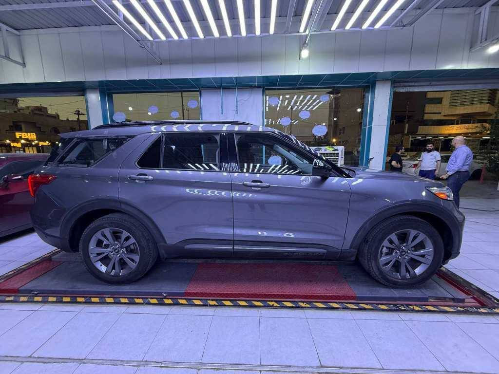🔥السعر المنافس🔥
🔥فورد إكسبلورر XLT 2022🔥 

اذا جنت تدور على سيارة نظيفة وبسعر مناسب وموديل حديث فهاي السيارة الك.
------------------------------------

📌 تفاصيل السيارة

فورد إكسبلورر XLT — موديل 2022
FORD EXPLORER XLT 2022

✔ الايرباكات كلها سليمة 100% (على وضع الشركة)
✔ تصليح بارد خفيف فقط بباب الصندوق — بدون أي صبغ

الفئة: XLT
اللون: نفطي
الموديل: 2022
المحرك: 2300cc تيربو – 4 سلندر
القوة: 300 حصان
رقم الشاصي: 1FMSK8DH7NGA18877
رقم اللوحة: شمالي
العداد: 56,347 كم (قابل للزيادة)

------------------------------------

🔧 المواصفات:

تشغيل بصمة
دخول ذكي
فور ويل درايف
تحكم ستيرن + تدفئة ستيرن
رادار جانبي
رادار أمامي وخلفي
أوتو ستارت ستوب
شاشة
كاميرا خلفية
كشنات أمامية كهربائية + تدفئة
كشنات مخمل
كشن خلفي متصل
وضعيات قيادة متعددة
سايد بريك إلكتروني
تحديد مسار
تبريد مركزي 3 قطع
أوامر صوتية
مانع تصادم (إنذار + بريك توقف طوارئ ذاتي)
كير 10 سرعات
صندوق كهربائي
لايت LED
ويل 18
مانع انزلاق
Android Auto
Auto Hold

📎 صور الحادث مرفقة مع الصور
💰 السعر: 24,000 $ قابل للتفاوض
📍 موقع السيارة: بغداد

📞 للتواصل:
واتساب – اتصال – ماسنجر
***********

#فورد
#اكسبلورر 
#XLT
#fordexplorer
#فورد_اكسبلور
