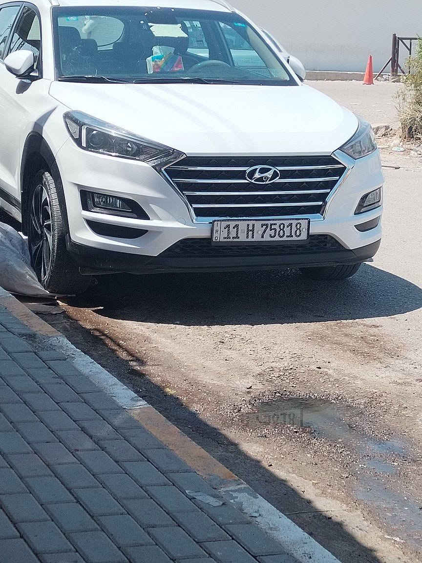 السلام عليكم توسان2020خليجي شركة  كوري اصلي ماشيه 75  الف مكينه كير مكفولات تخم تاير تبريد ثلج صدر أمامي وخلفي جديد مبيه اي نقص رقم بغداد دولي باسمي هزه وسنويه وارقام كله جديد مواصفات مكينه2000دوش مكفوله قطعتين تبريد لد الامامي وخلفي حساس خلفي والامامي لايت5عدسات زنون بلادي مري شفط الاشاير بالمري يدات نيكل ٥ ويل كب لايت دوار معا الستيرن تحكم استيرن جهتين شاشه كبيره كامره خلفي ثلاجه بجكمجه صاج ملكي  سياره مكفول من صبغ والبارد عل وضع الشركه قطره صبغ مابيه فقط نقاط حالوب قليل وليس ضاهره ماكان السياره سامراء ***********
