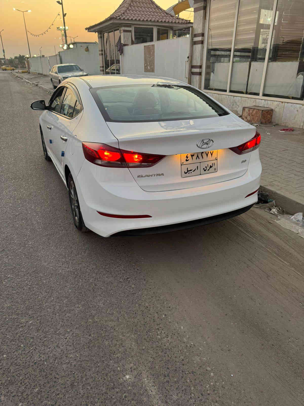 السلام عليكم للبيع سياره موديل 2017 وارد خليجي مواصفات ماكينه 2000 رقم اربيل سنويه منتهيه محافظه البصره قطعتين صبغ 
***********.         السعر 123
