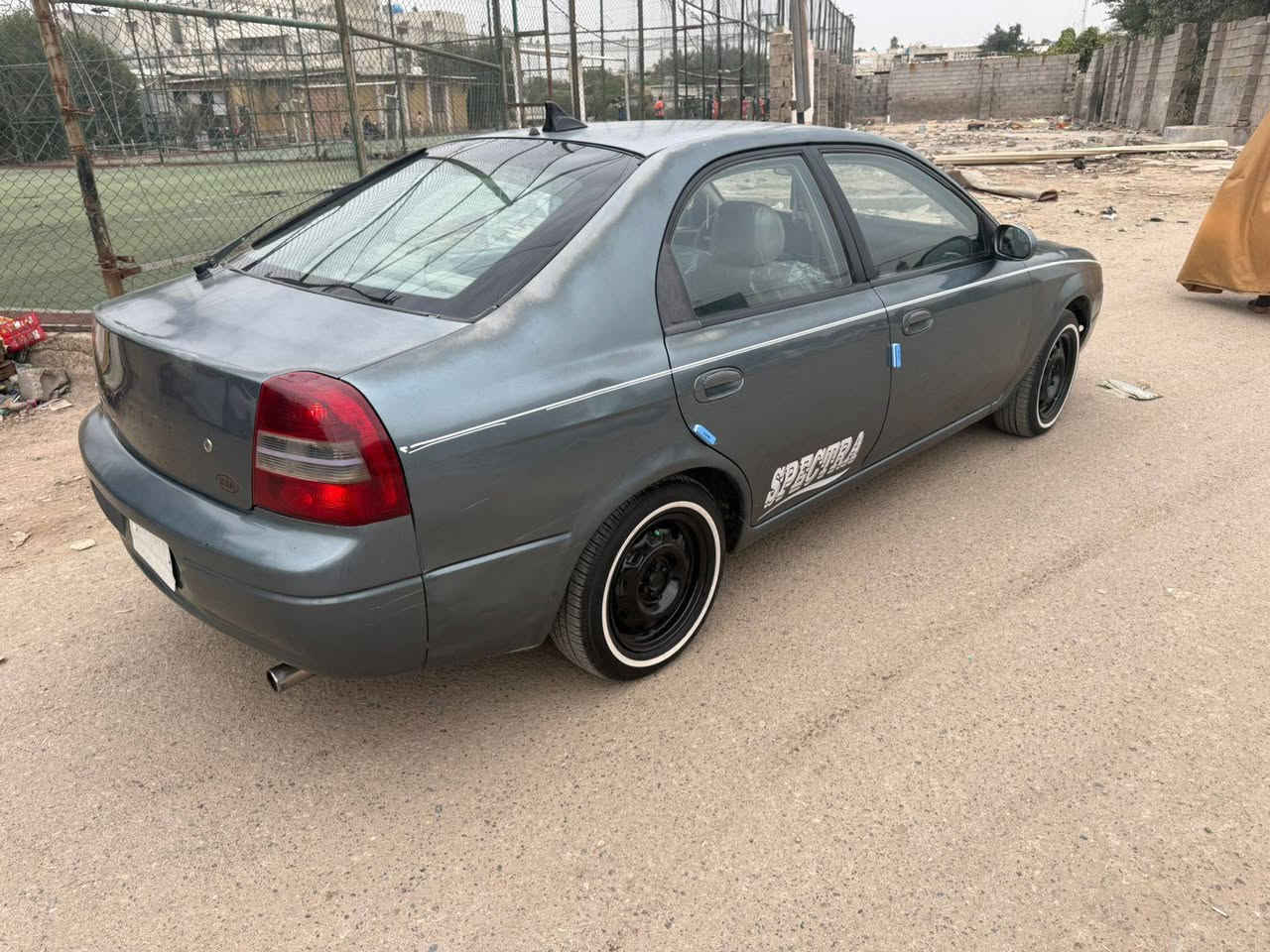 كيا سبكتره موديل 2001
محرك 2000كير اوتو مكفولات
تبريد 🧊 ثلج صدر كله جديد
تخم تاير خط ابيض ويل كب جديد
سياره بلاديه بدون ضربه وخياس
سعر48وبيهامجال عنواني 
بغداد***********
