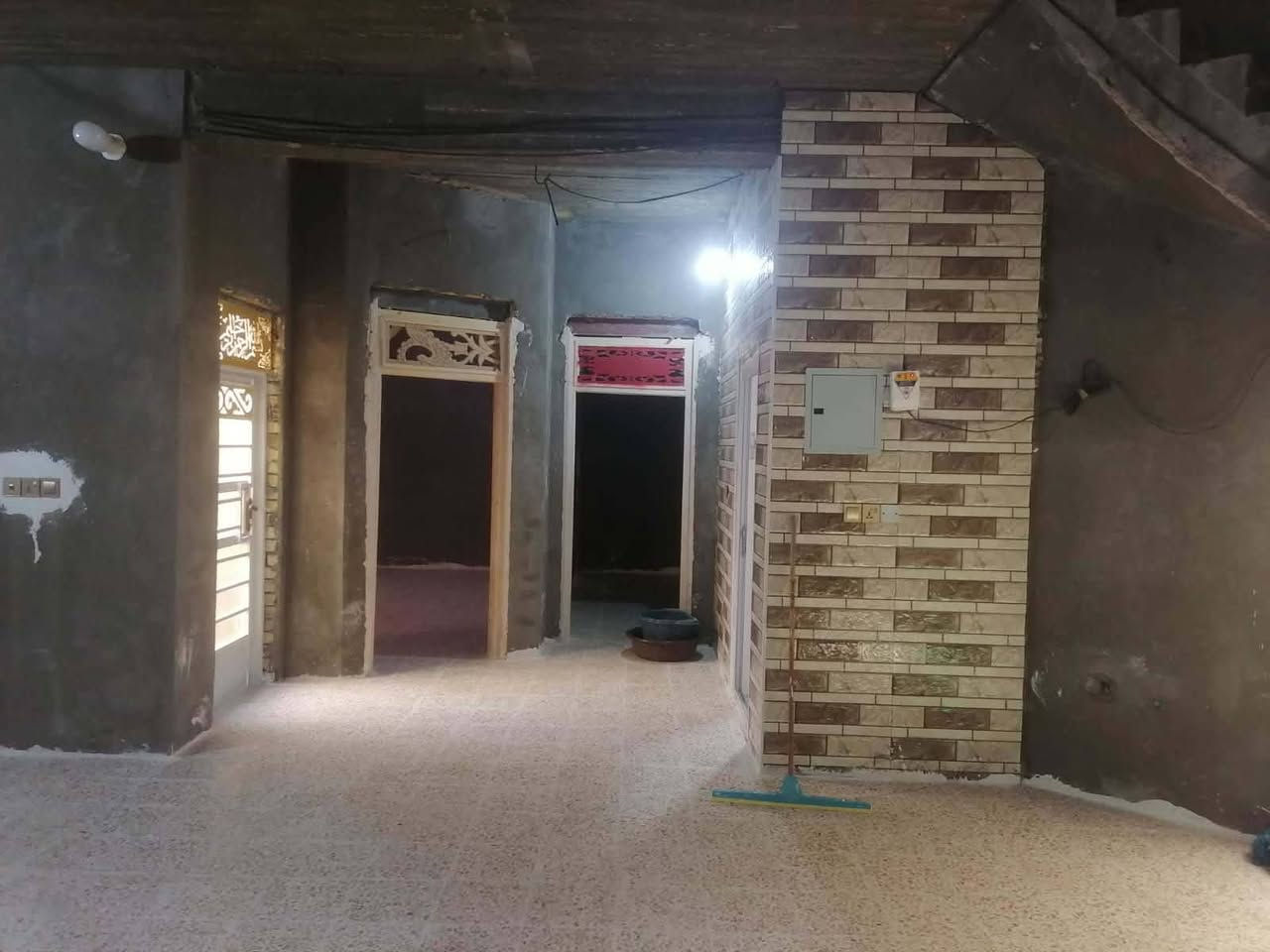 البيع بيت بل تقيه ثالثه  يم مطعم، بغداد مساحه ٢٠٠الستفسار اكثر رقم ***********
