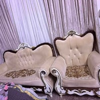 تخم ونص • ملكي • البنوك