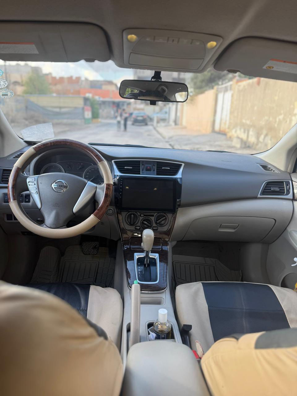 نیسان سینترا مودیل 2014بۆ فرۆشتن گێر مەکینە تبرید بەشەرت  گێر توماتییک  مواسفات sv بەسمە بێ سبوخ سەنەوی نوێ تحویل خرامە بەشەرت ژمارە مۆبایل ***********
