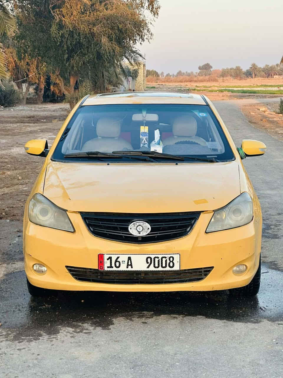 سلام عليكم سياره بي وايدي 2013 رقم قادسيه  جاهزه من كلشي كير مكينه حداديه تخم تاير سياره جاهزه سنويه اله 2027  سياره بسمي مداور ثاني يوم رقم نكليزي  العنوان الديوانيه الحمزه الشرقي.. الستفسار تصل عله هاذه رقم ***********
