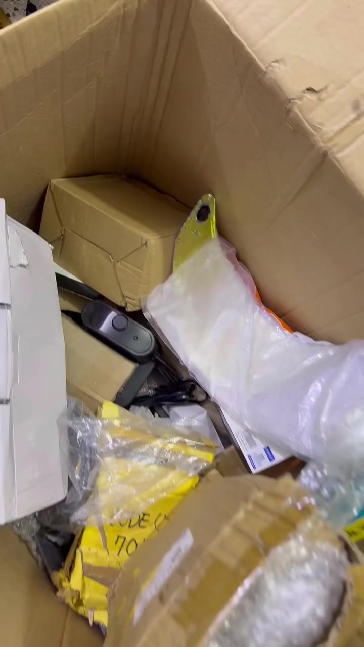 كارتونه منزلي والكترونيات للبيع سعر الكيلو 5,000 الي يريدها يتفضل خاص


**إذا كنت صاحب هذا الإعلان وتريد حذفه لأي سبب، رجاءا أرسل رسالة إلى الدعم الفني**