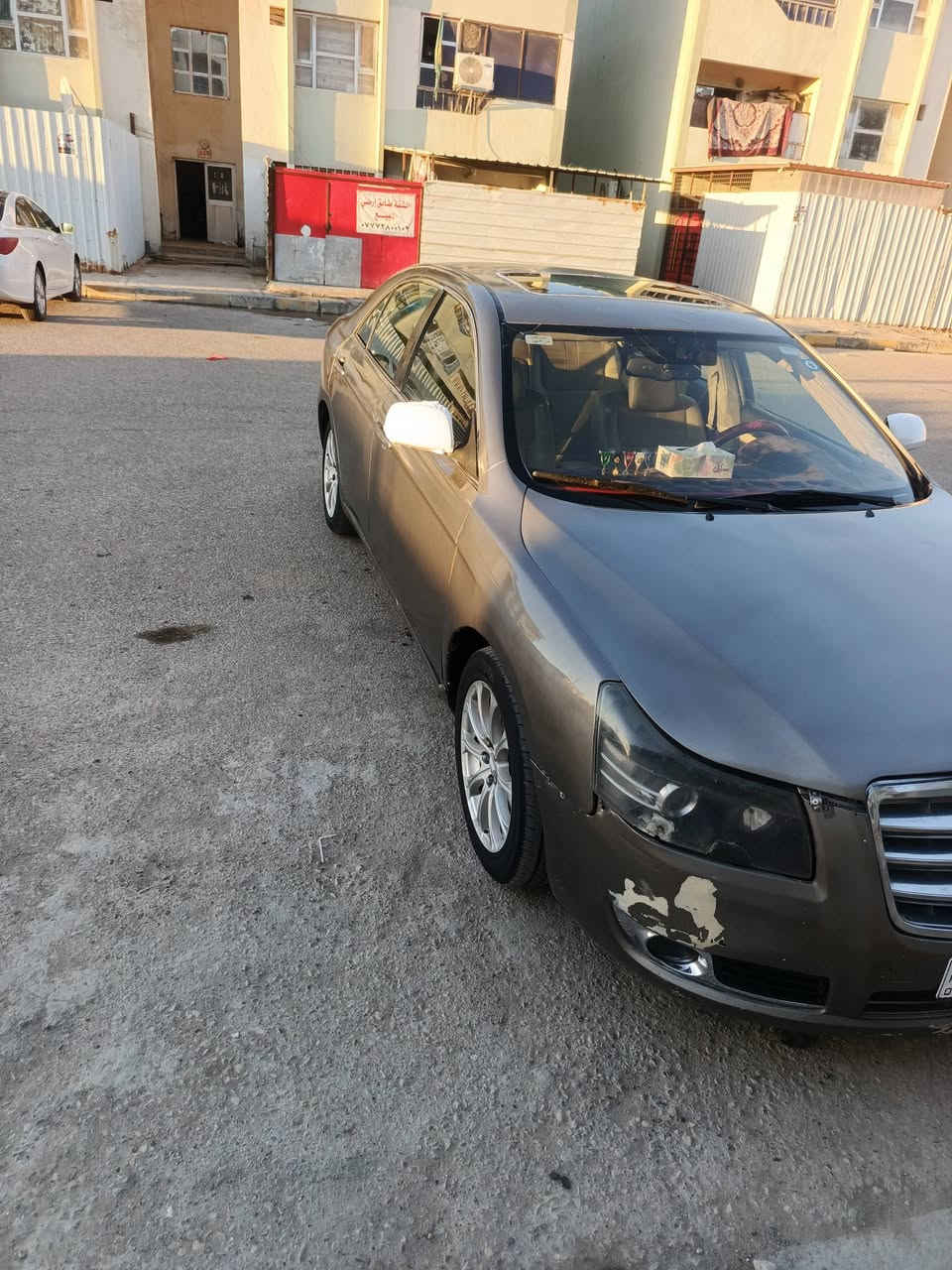 السلام عليكم جيلي  انكراند موديل 2012 معمره تعمير كامل السنويه 2031 السعر 50 بها مجال***********
