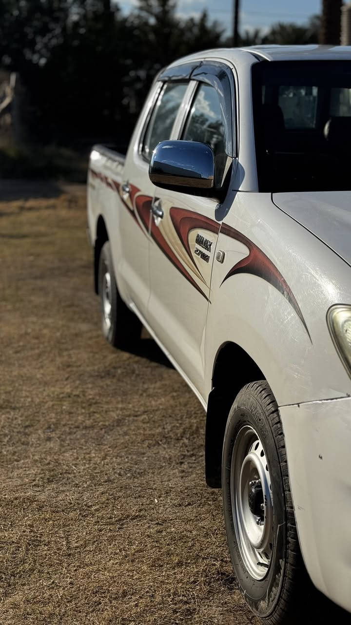 السلام عليكم 
سياره معروضه للبيع
نوع السياره تيوته هايلوكس 
موديل 2011
السعر 155وبيهه مجال 
رقم الهاتف :***********
التواصل غير متواجد على الفيس بك
