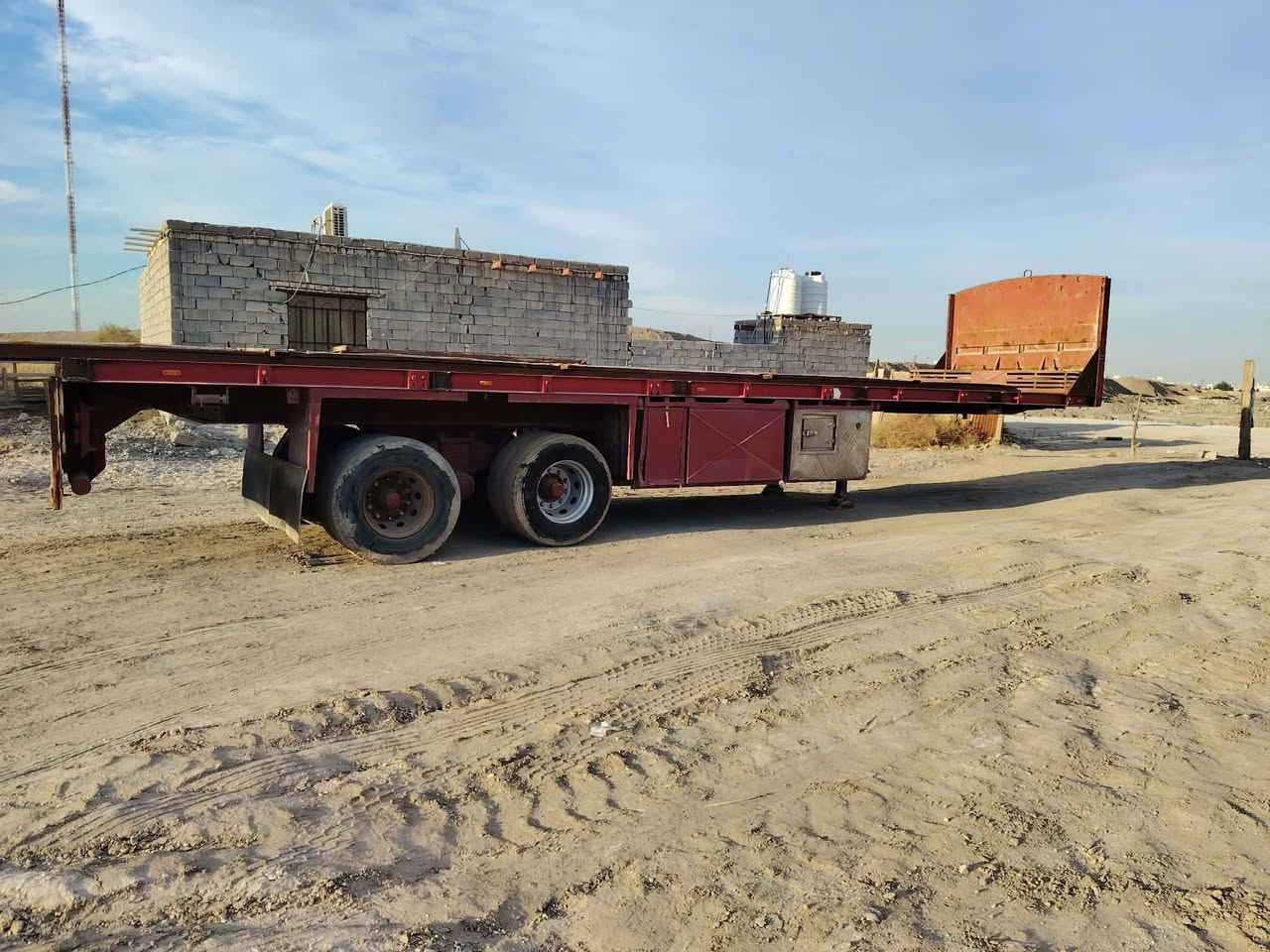 السلام عليكم 
عربانه المانيه 12 ونص ربطه14دناكير مربع جنابه كامله شاصي مكفول تايرات نص عمر للاستفسار الاتصال على الرقم التالي 
***********
