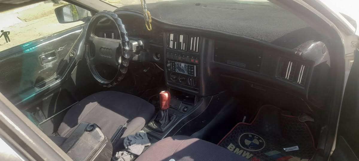 للبيع اودي ٩٣ شرط وكالة وتحويل محرك 0.8 سعر ٣٤ مكان حي النور ***********
