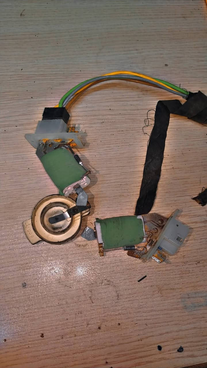 غراض اوبل
العنوان / موصل / صناعة المعارض قرب مجسر 
يوجد توصيل جميع محافظات 
العراق فقط 5000 الف 
للتواصل خاص او اتصال ☎️
اتصال + واتساب 
***********
