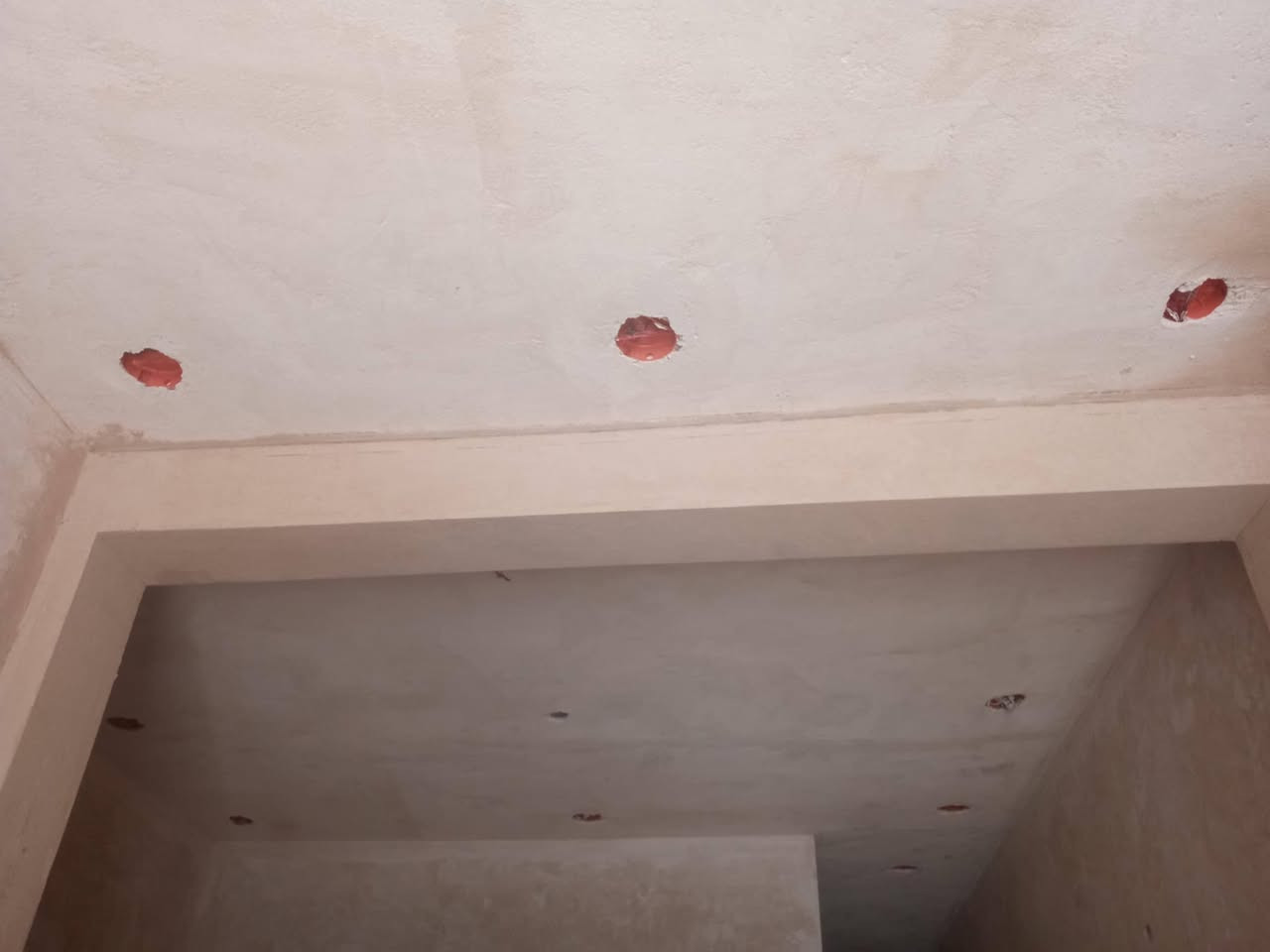 خلفه جص وسمنت وبورك اسعار مناسبه متفرغ حاليا ***********
