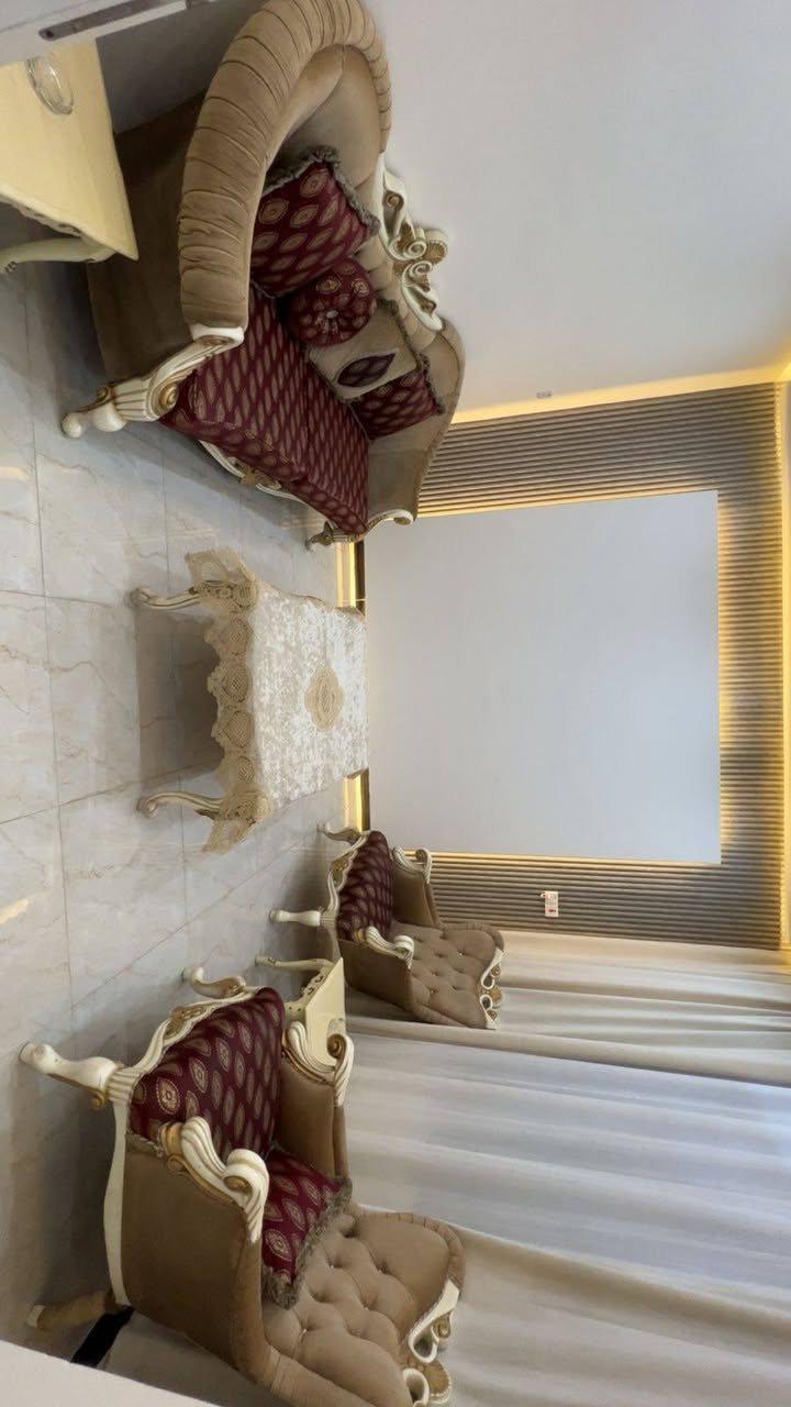 السلام عليكم
عندي تخم ١٢ مقعد واربع طبلات 
٣٥٠ الف قفل 
للتواصل على الخاص


**إذا كنت صاحب هذا الإعلان وتريد حذفه لأي سبب، رجاءا أرسل رسالة إلى الدعم الفني**