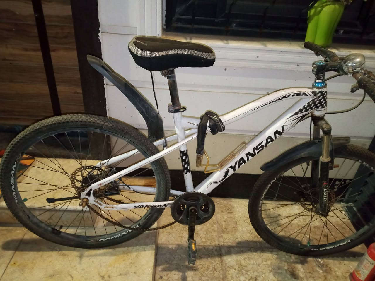 بايسكل للبيع مابي شي بس ذراع البايدر مخلوع يحتاج بس نت


**إذا كنت صاحب هذا الإعلان وتريد حذفه لأي سبب، رجاءا أرسل رسالة إلى الدعم الفني**