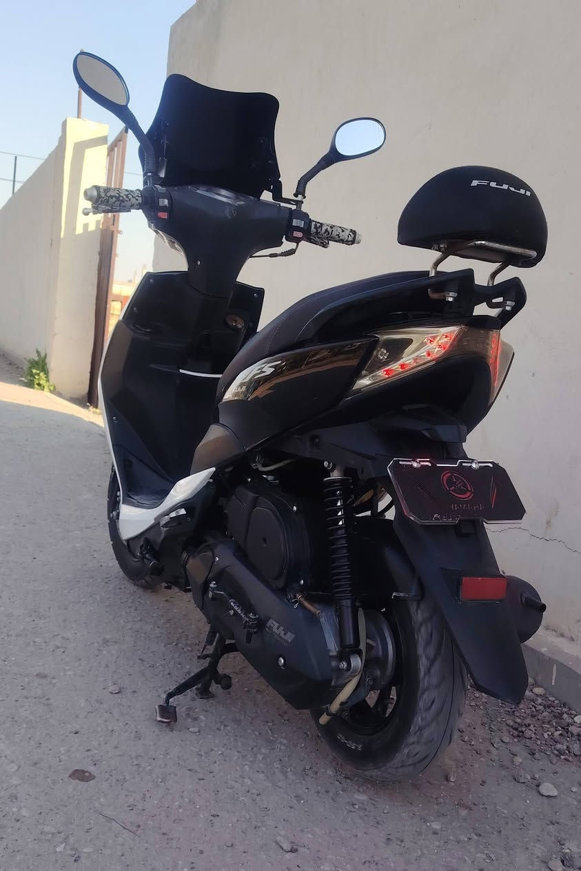 دراجه ماكس Fs ياباني اصلي شرط موصيني معدل ١٢٠ نشاط يشك الكاع برغي مامفتوح بيه تشغيل عن بعد بصمتين وياه 🔊+سويجين حت منفيس موجود مالت جناي الف ماتخلي عليه السعر خاص او اتصل وتدلل ***********
***********
