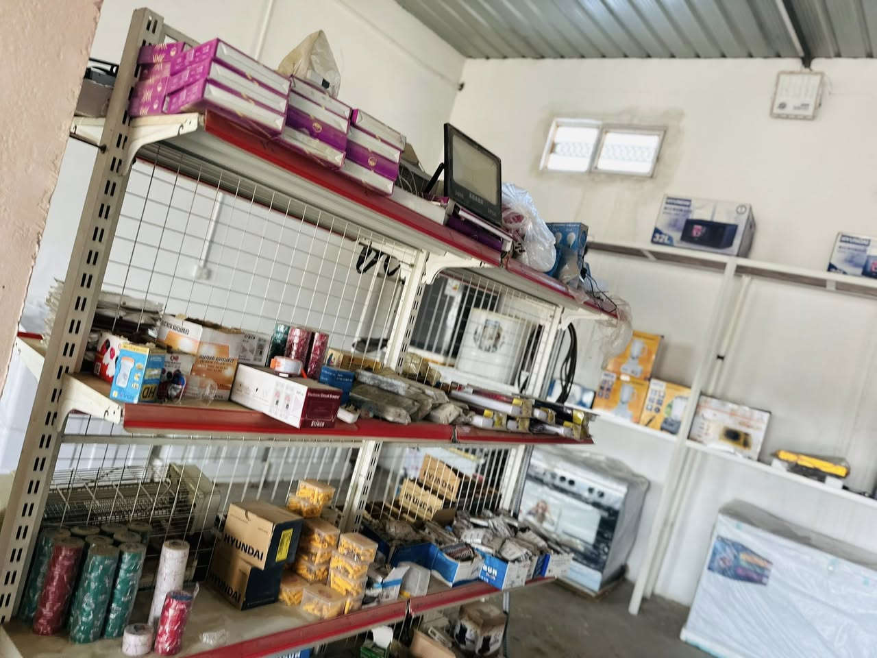 على بركت الله وصول و به من سبالت انفيرتر وعادي عنوان ع طريق مطار قرب مدرسه زهير أي أستفسار اتصال على رقم ***********
