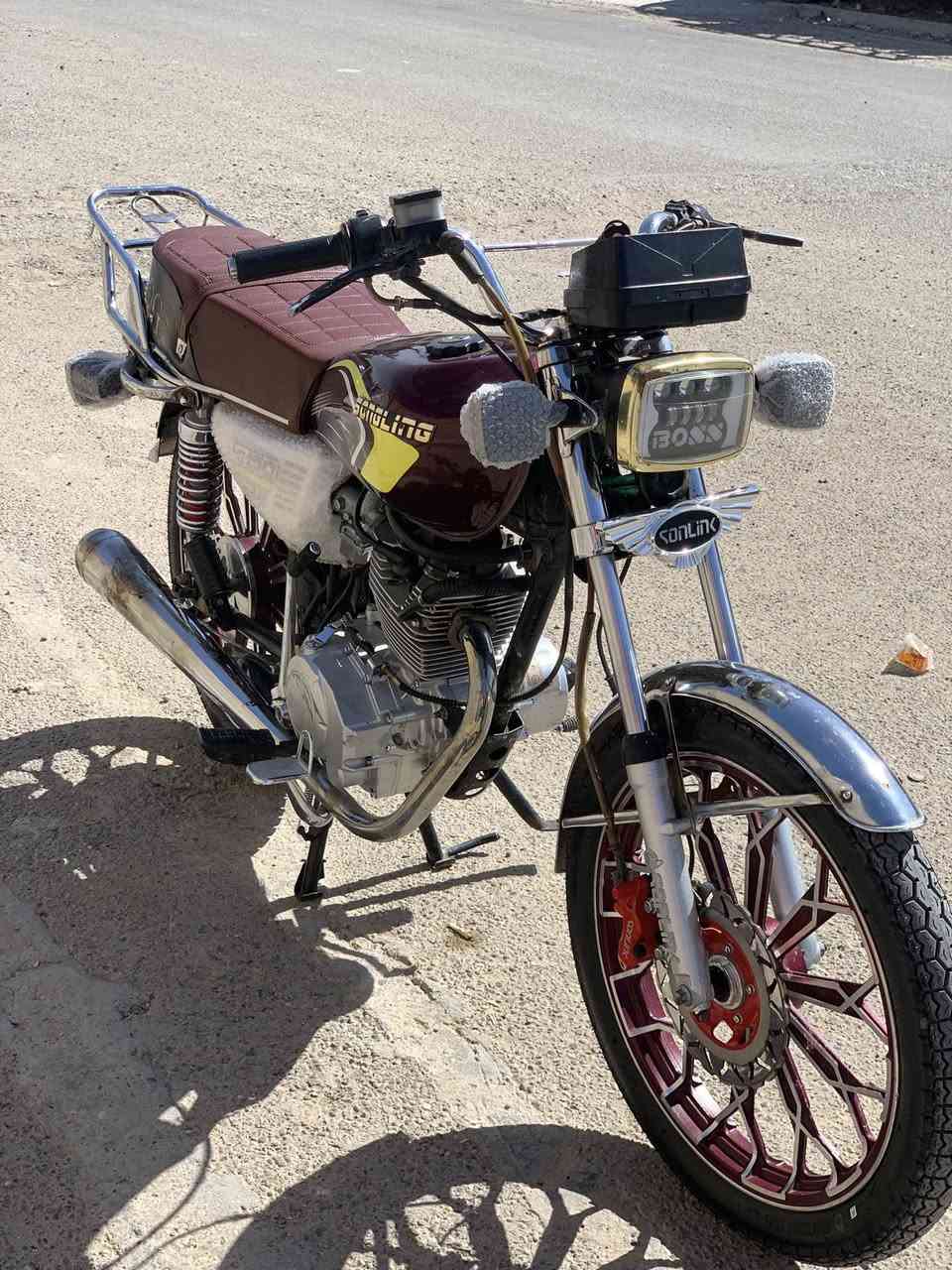 السلام عليكم دراجة سونك مديل 2024كلهة شغالة مابيهة اي نقص اوراقهة كاملة احلة من الصورةالتصال عل هاذة الرقم ***********متواجد واتساب
