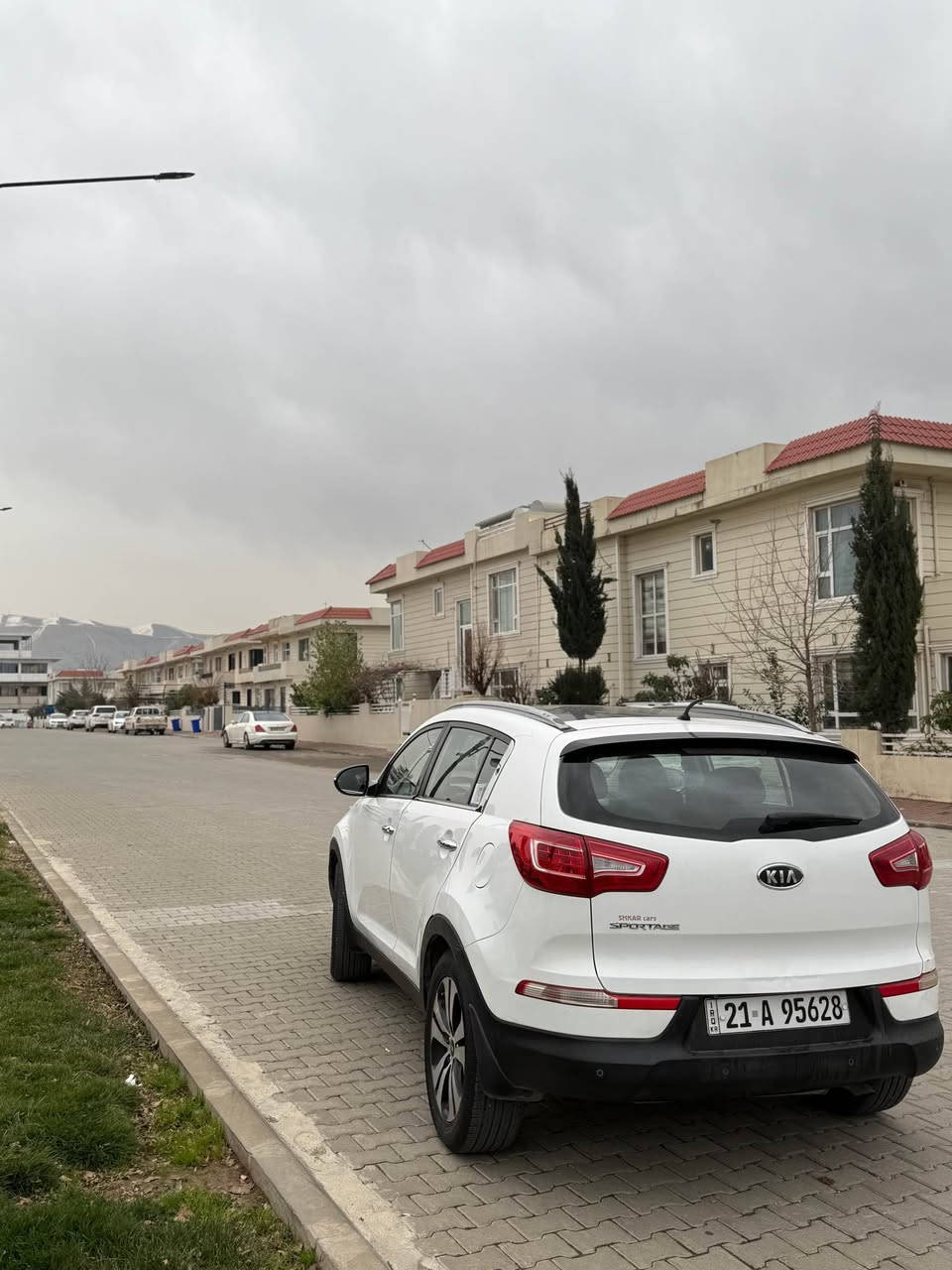 کیا سپۆرتاج ٢٠١١، فول مواسەفات ،گێر و مەکینە نەکراوە بە شەرت ، بێ بۆیاخ ، ١٢٠ هەزار هەقیقی ڕۆشتوە ،سەنەوی تازە تا ٢٠٢٩، سەیارەکە تا بڵی تازە و جوانە سەیارەی مەعرەز نیە. لە سلێمانیم 
نرخی ١٤٩ و مەعامەلە 
ژ.م / *********** السليمانية, العراق
