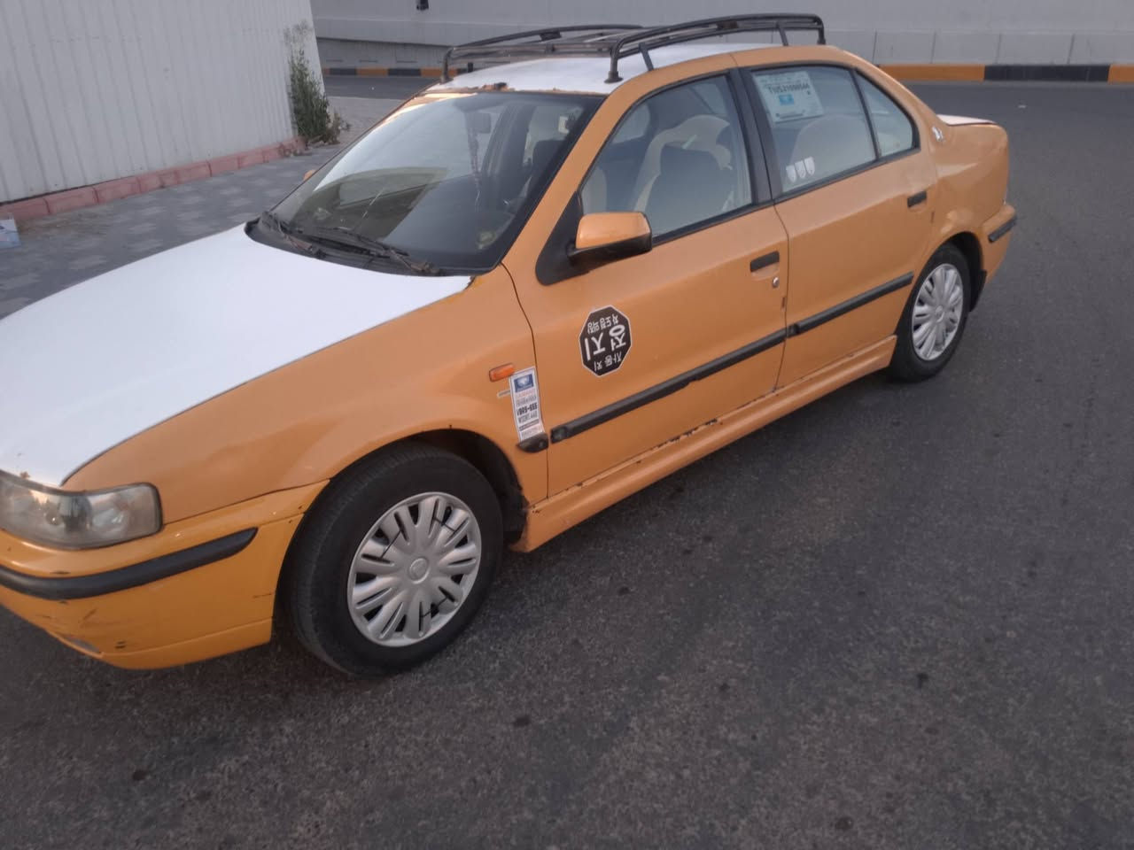 سمند موديل 2010بسمي هيئه امصفره عليها غرامات مليون 600 حسب الاتفاق عليه او على المشتري اتصل ونتفاهم على السعر من وره الكامرات غراماتها عنوان بغداد الصرافيه قرب جامع عادله خاتون قرب مستشفى مدينة الطب هذا رقمي *********** ابو علي محرك كير فرنسي كهربائيات شغاله منضومة زنون تبريد شغال ثلج
