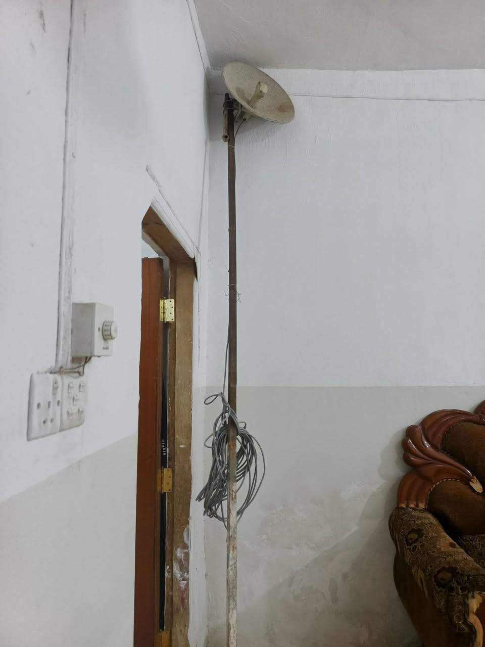 سلام عليكم الفلتر والصحن والبوري للبيع الفلتر سعره 150 والصحن 35  الفلتر شغال ماي حار وماي بارد عنواني كوفه براكيه شارع المعمل يم مدرست علي الرماحي ***********
