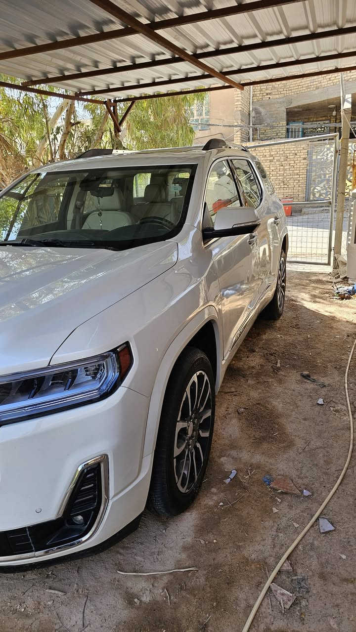 السلام عليكم 
اكاديا دينالي ٢٠٢٠للبيع 
للامانه ماعرف سوكهن هسه 
السياره كامله 
***********
